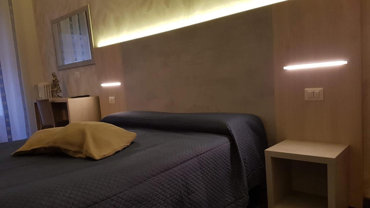 Domus Roma Hotel Buitenkant foto